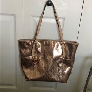 michael kors rose gold purse